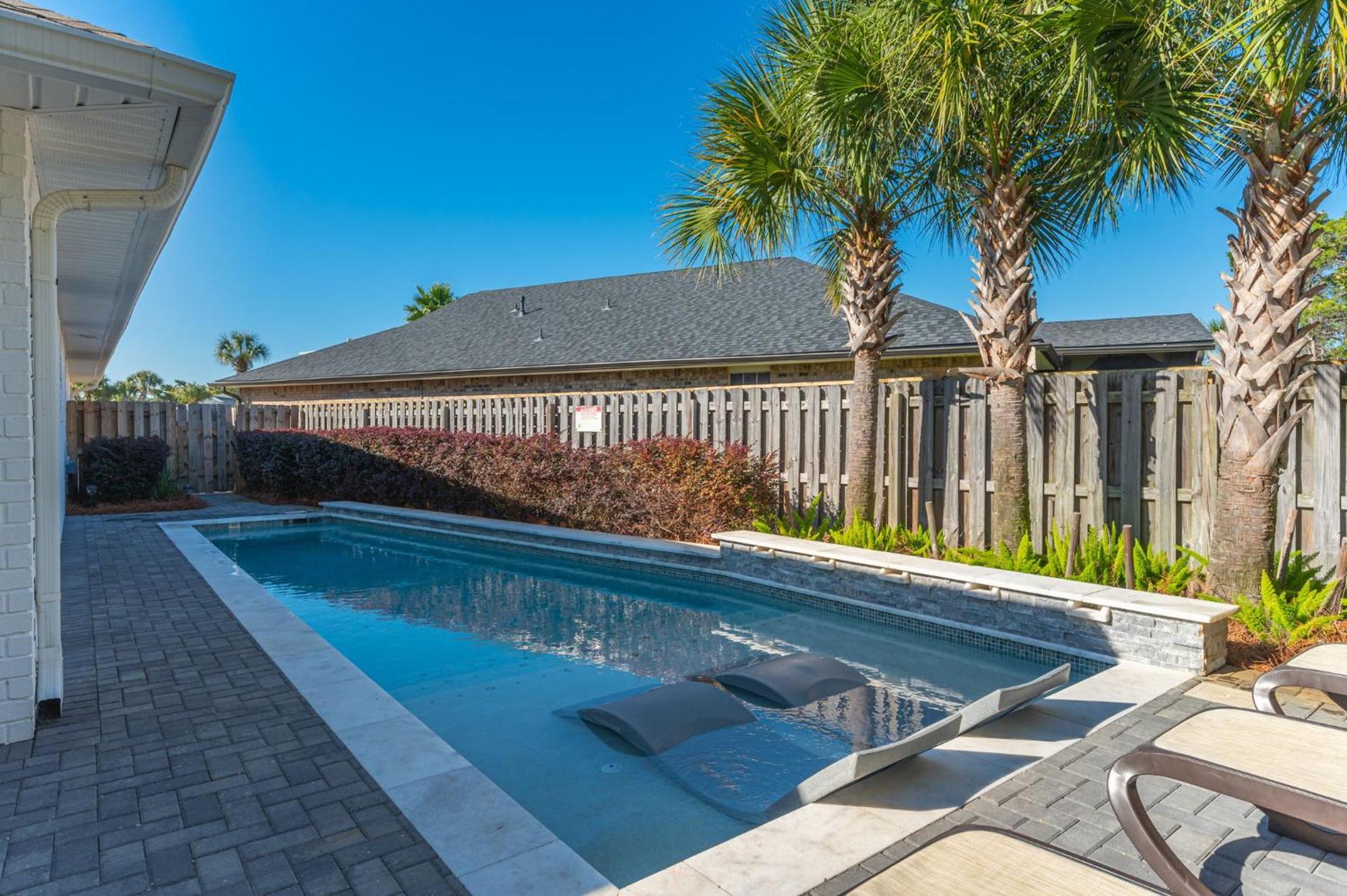 Beautiful Pet Friendly Home! New Tropical Pool, Opt Golf Cart And Pool Heat, Minutes To Beach Destin Exterior photo