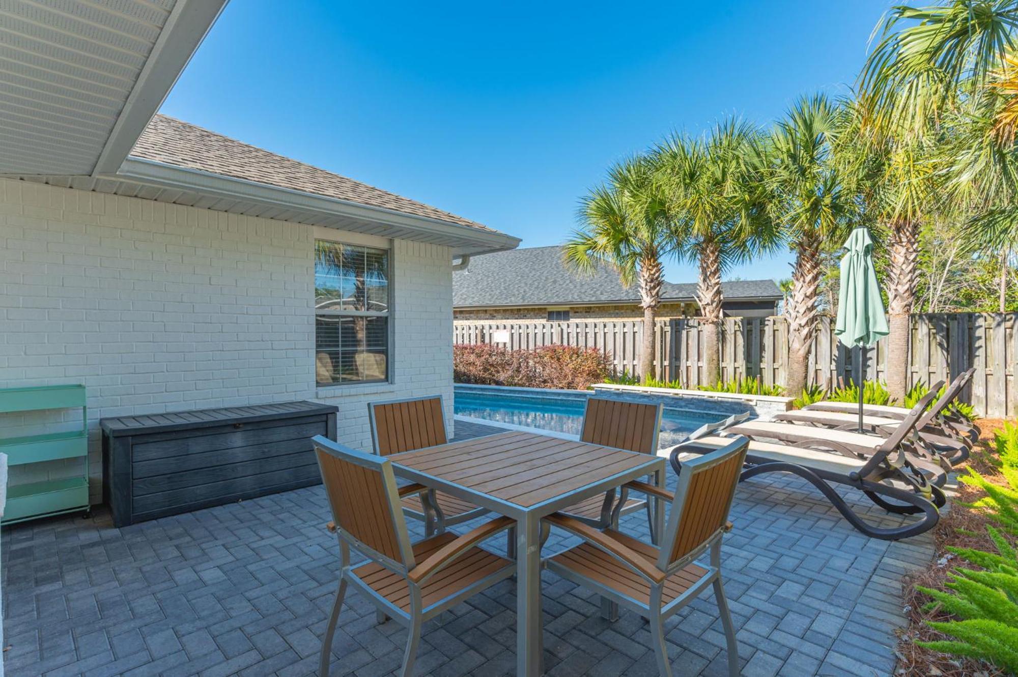 Beautiful Pet Friendly Home! New Tropical Pool, Opt Golf Cart And Pool Heat, Minutes To Beach Destin Exterior photo